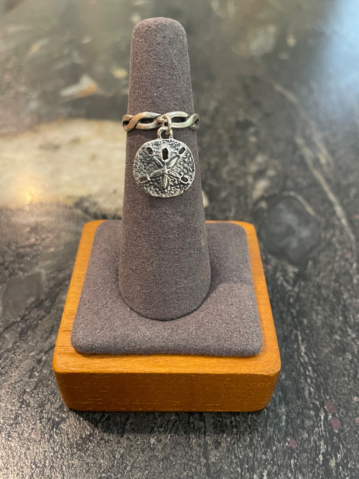 James Avery Retired Sterling Twisted Band Sand Dollar Dangle Ring Size 4.5