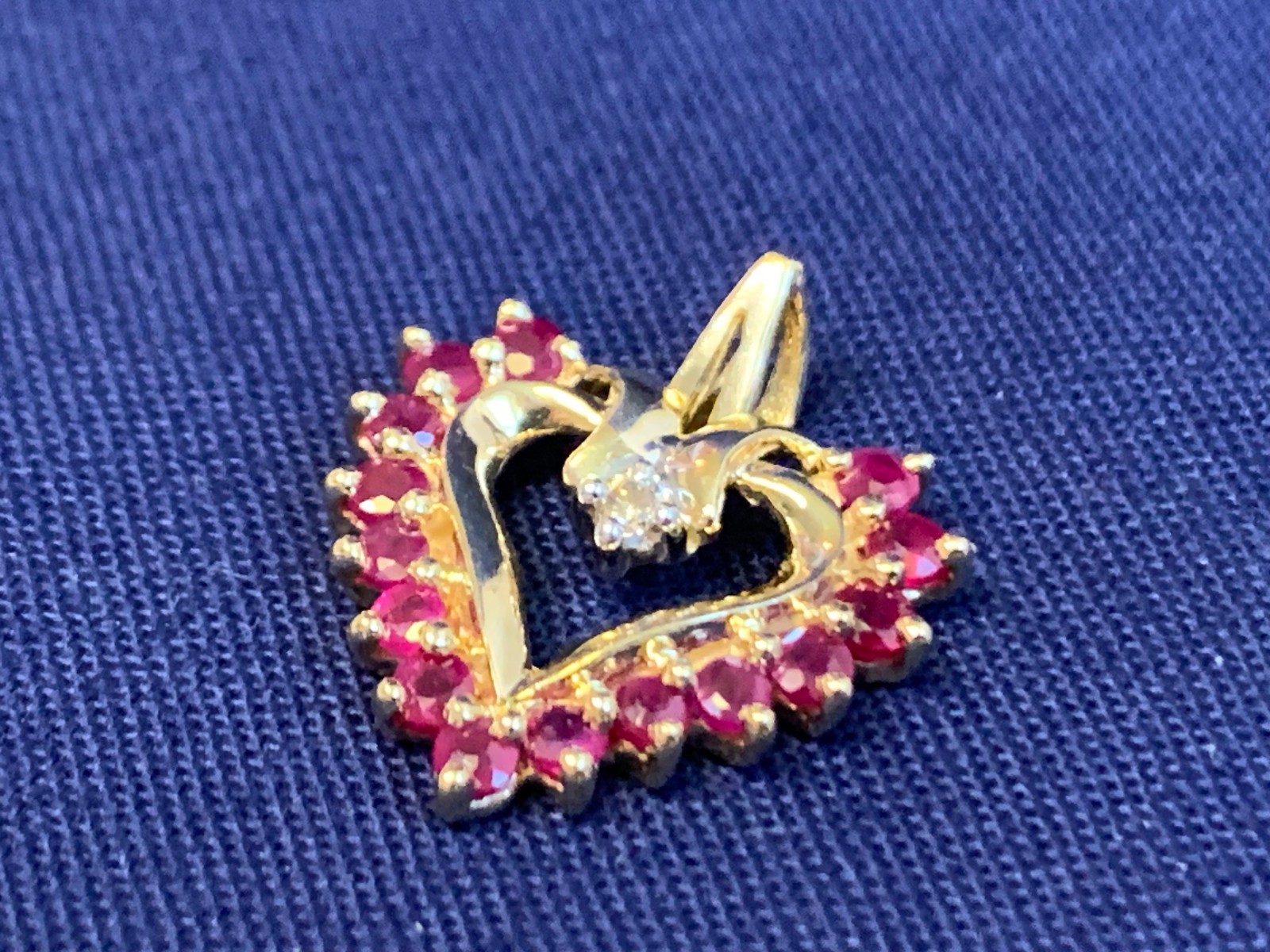 10K Yellow Gold Heart Pendant 1.63g Fine Jewelry Clear & Ruby Color Charm *READ*