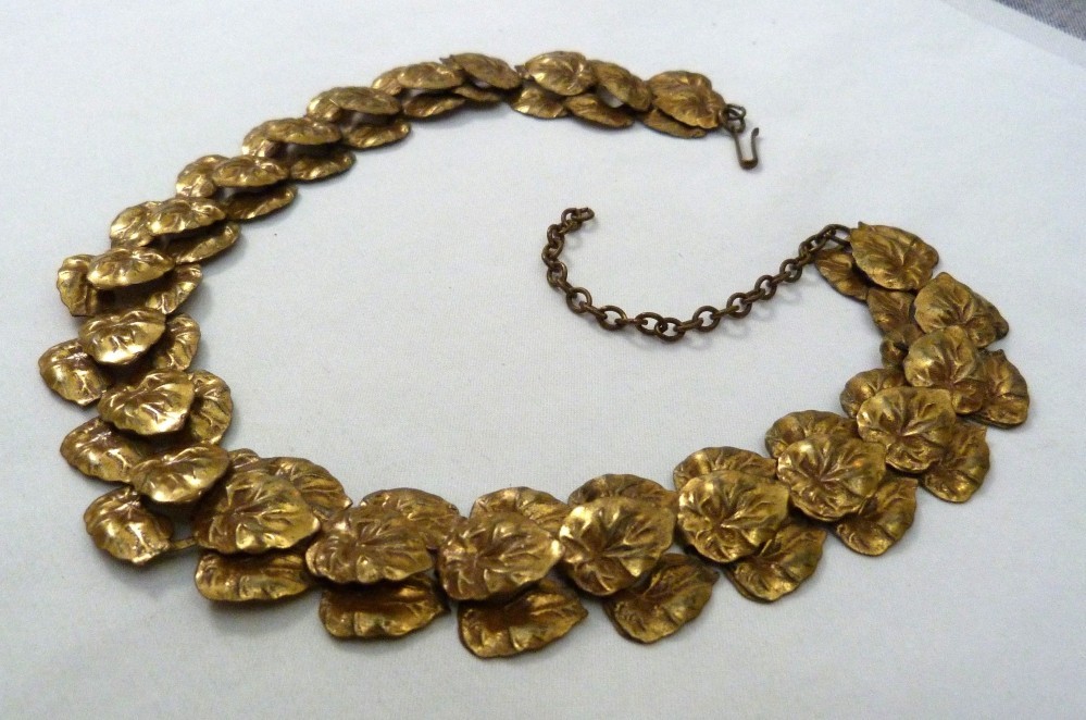 ANTIQUE VINTAGE 1930’s GERMANY LAYERED EMBOSSED LEAVES GOLD VERMEIL NECKLACE