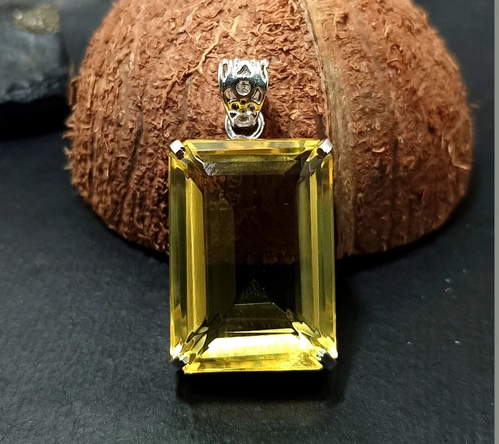 Premium GIE Certified Natural Topaz 121.70 Ct 925 Silver Pendant Mr Gemstone T02