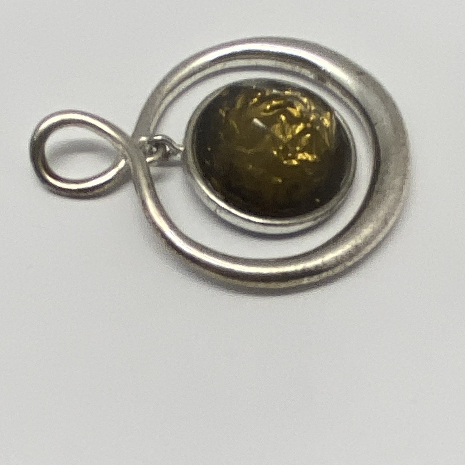 VTG Sterling Silver (untested) Open Circle Pendant Textured Green Amber Cabochon