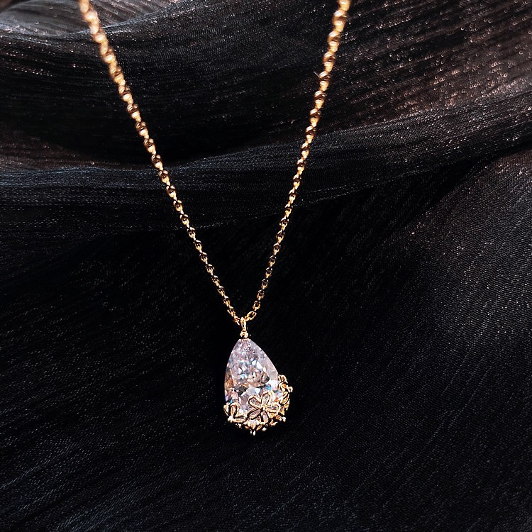 Crystal Water Drop Pendant Necklace Women’s Fine Jewelry Adjustable Short Access
