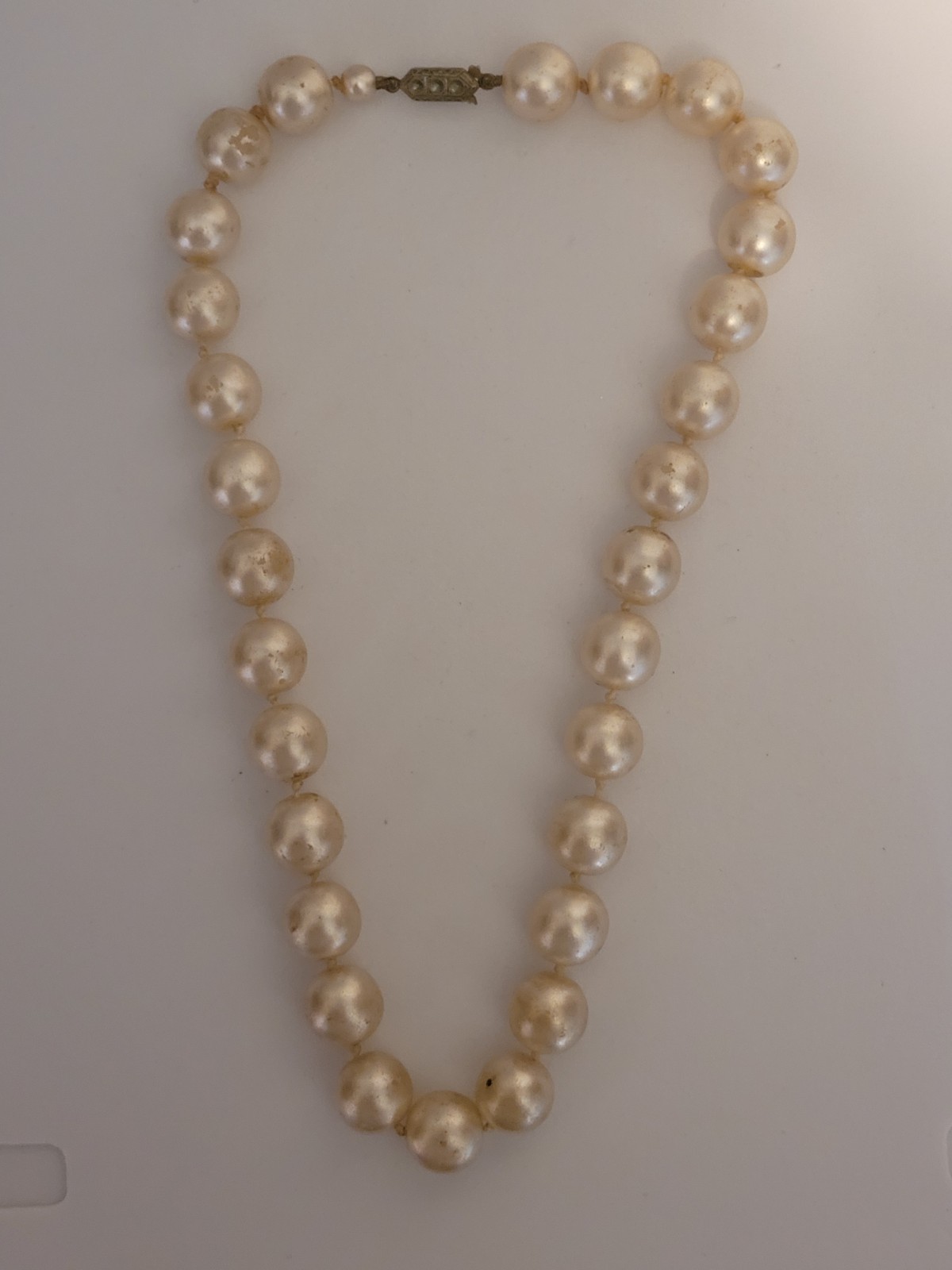 Large Chunky Pearl Styled Ball Bead String Necklace With Fish Hook Clasp
