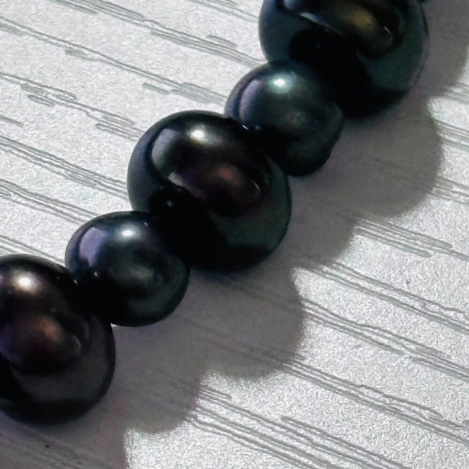 Black Peacock Pearl Beaded Necklace 18” Iridescent Classic