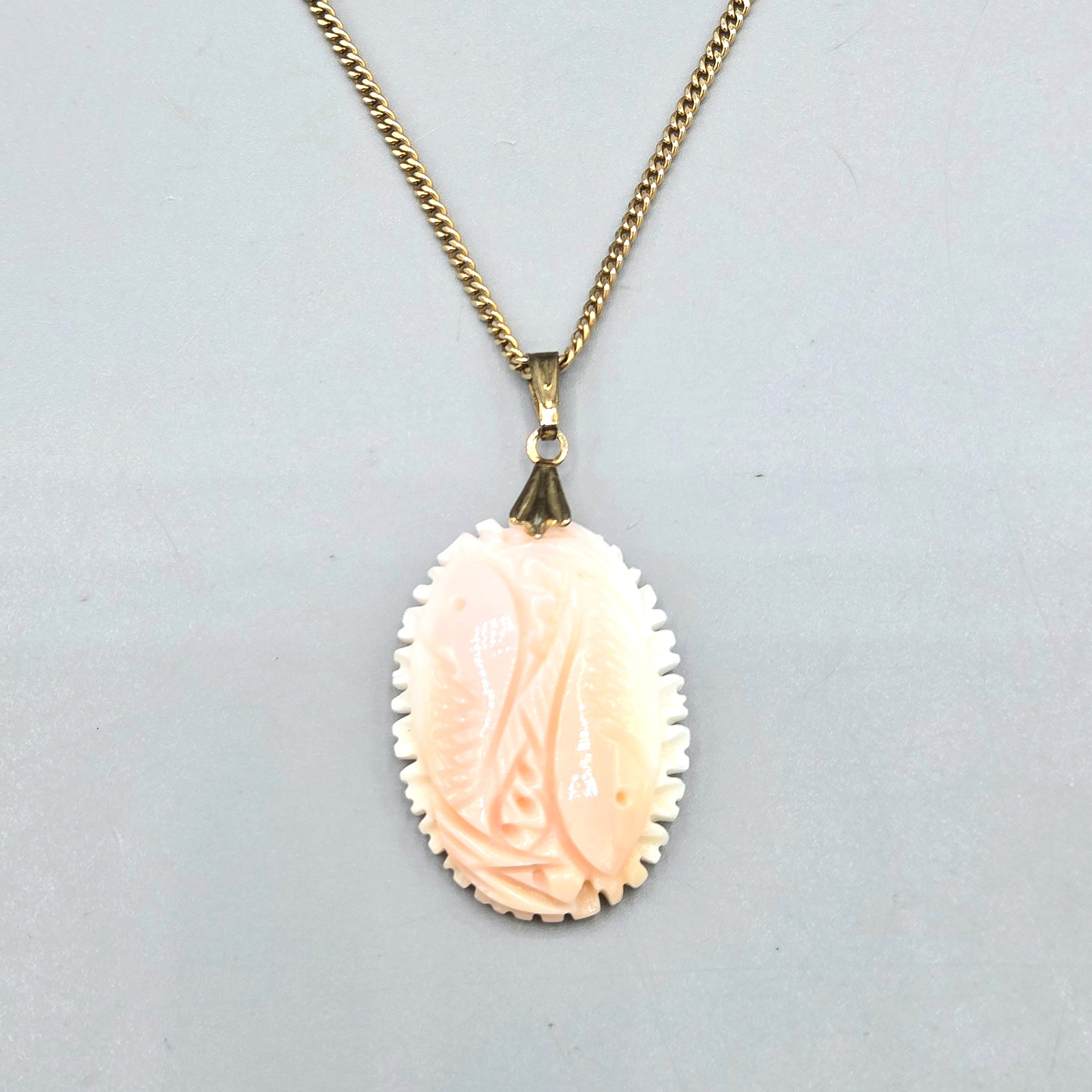 Vintage Carved Pink Conch Shell Pisces Fish Pendant 14k GF Chain Necklace 16″