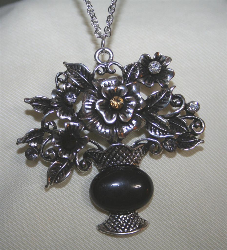 Lovely Sculpted Black Vase with Ambertone Bouquet Flowers Vase Silvertn Necklace