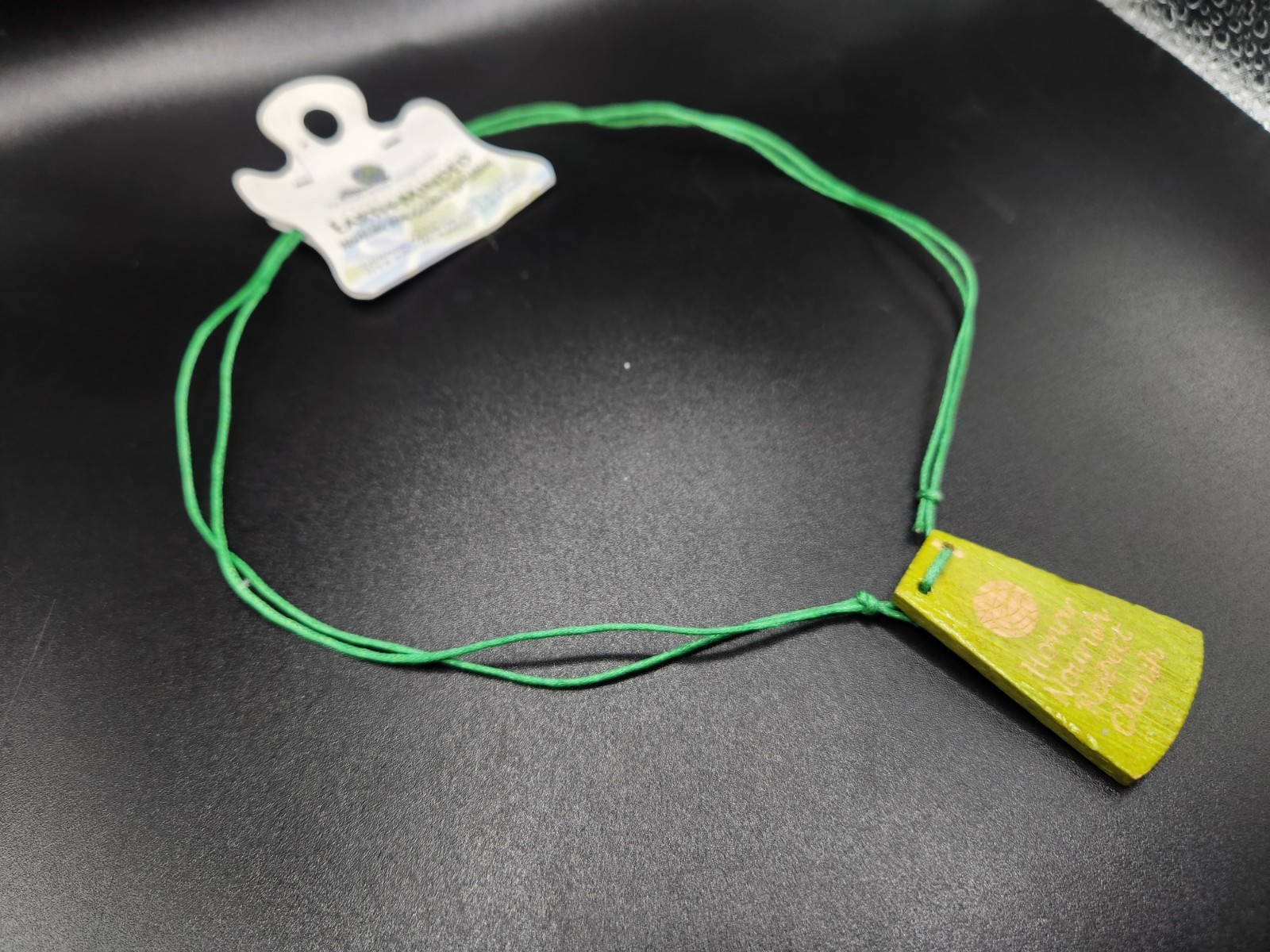 #0381 – NWT World End Imports Earth-Minded Green Pendant Cord Necklace Eco…