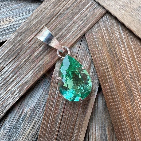 27.65 Ct Certified Natural Green Tourmaline Pendant In 925 Silver – Flawless Gem