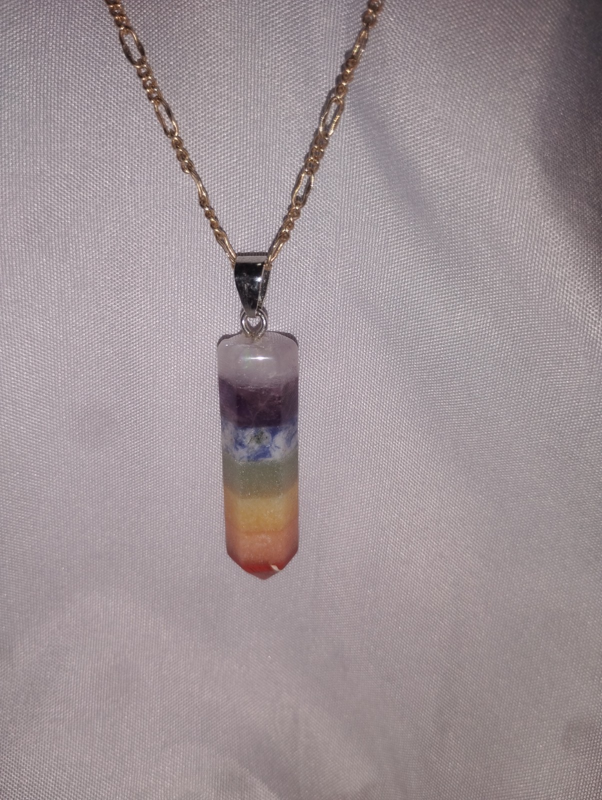 Vintage 18″ Gold Tone Costume Necklace With Multicolor Gemstone Pendant