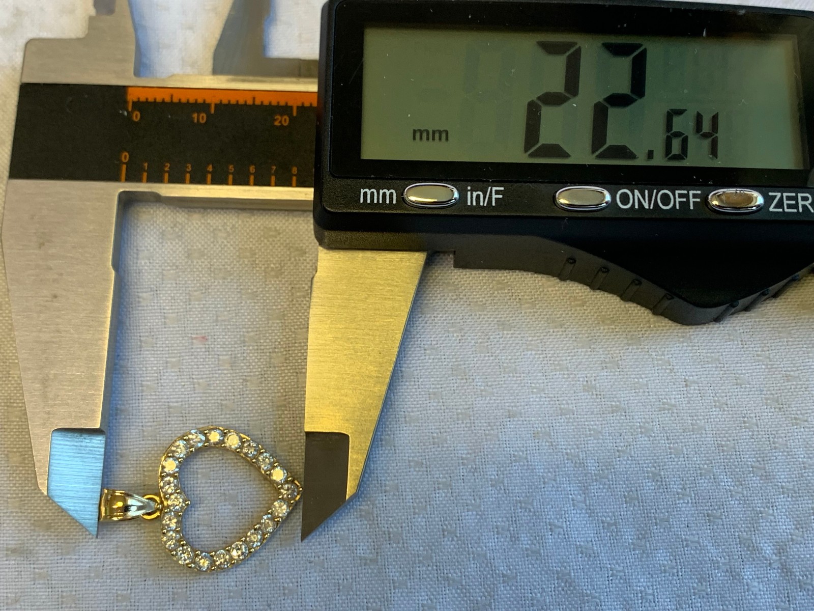 10K Yellow Gold Heart Pendant 1.44g Fine Jewelry Clear Color Stones Charm *READ*