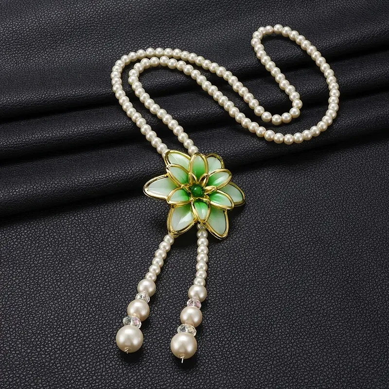 Necklace Pearl Beaded with Large Polished Glass Flower Shape Pendant