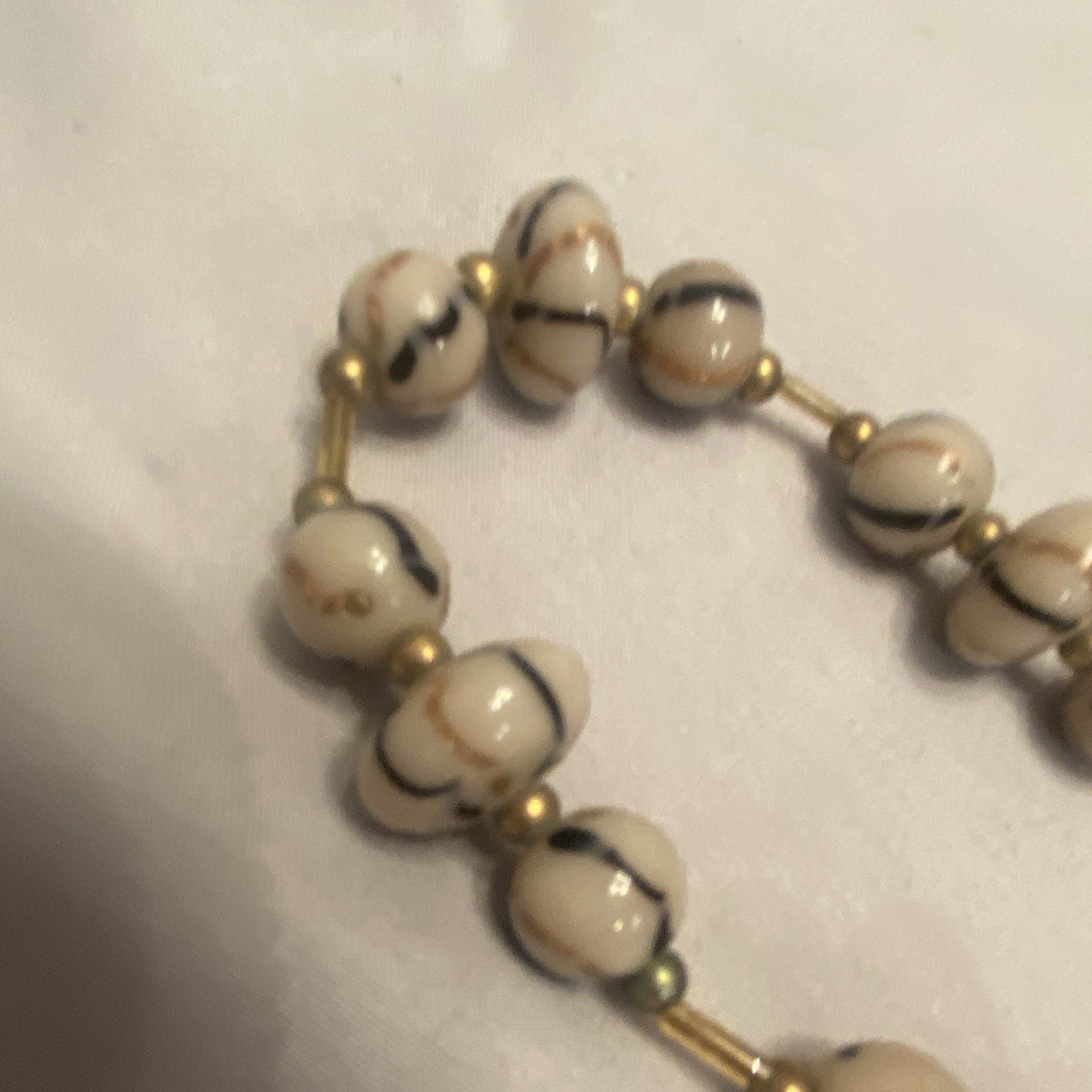 Vintage white Beaded Necklace Gold Tone Ball/Bead Chain 18in Spring Ring Closure