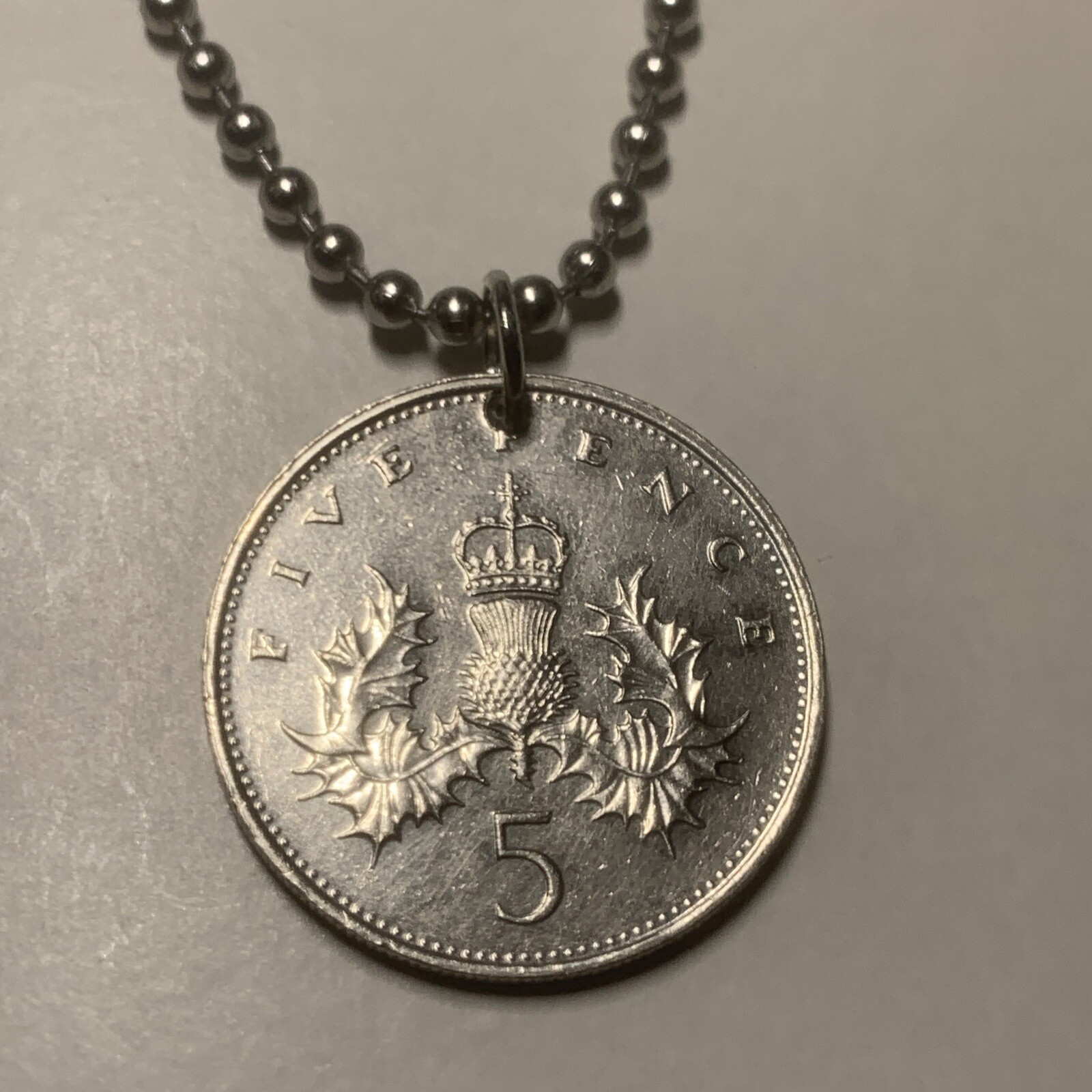UK 5 Pence Coin Pendant Necklace. Elizabeth II 3rd portrait; large type. A1