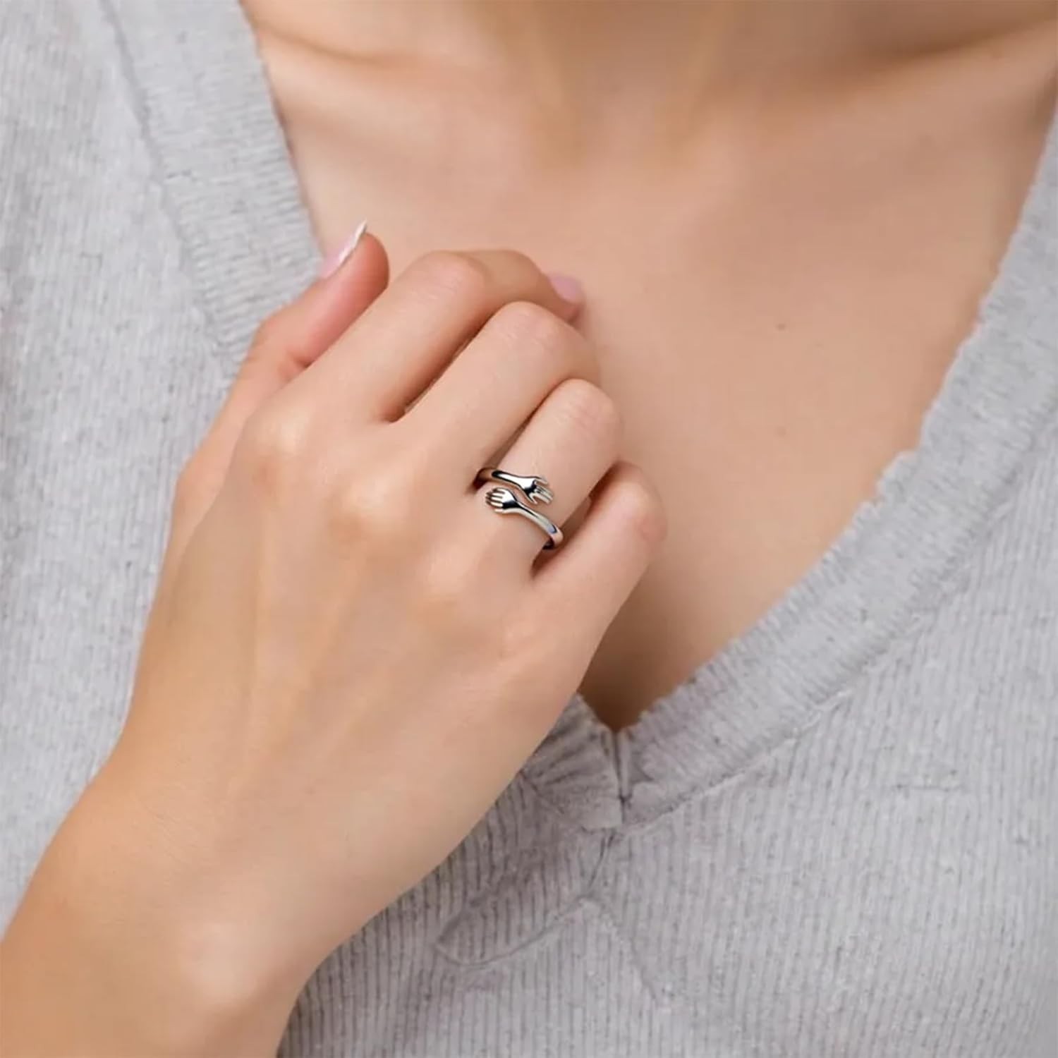 Engraved Granddaughter Ring – Emotional Hug Design in Adjustable Stainless Steel