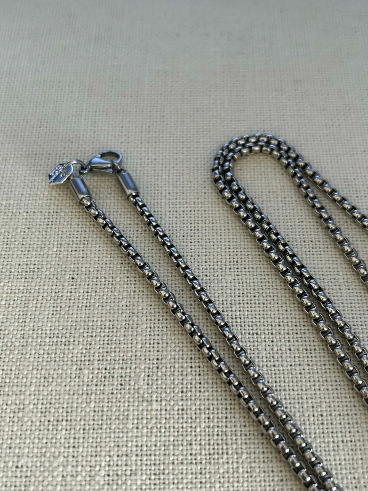 Authentic Origami Owl “HTF” Vintage Silver 26″ 3MM Cube Chain “New”