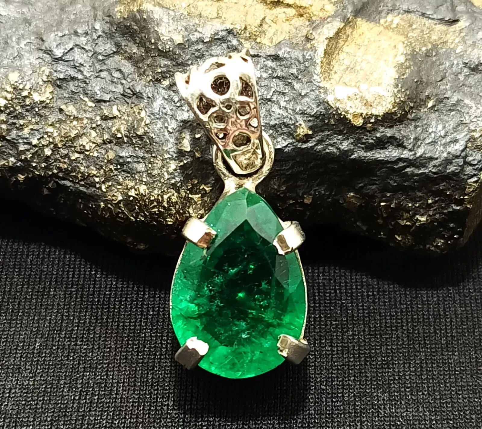 Certified 23.60 Ct Natural Emerald 925 Solid Silver Pear Cut Pendant Gemstone