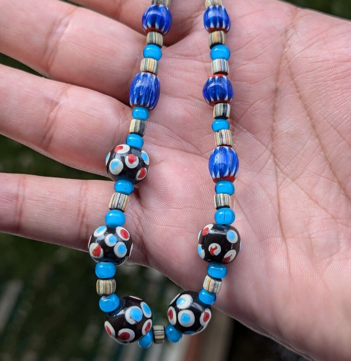 MixGlass Chevron & whiteHeart with EyesGlass Beaded Necklace