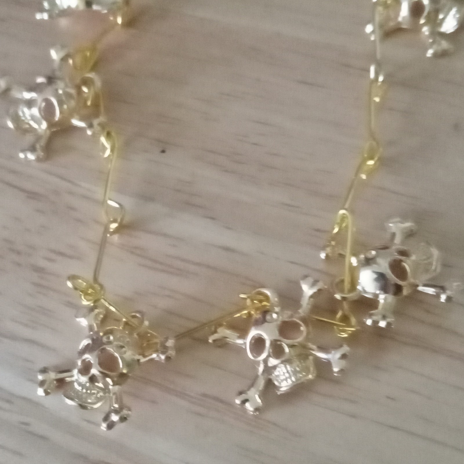 Gold Tone Metal Link Chain Necklace Skull & Crossbones Charm Pendant