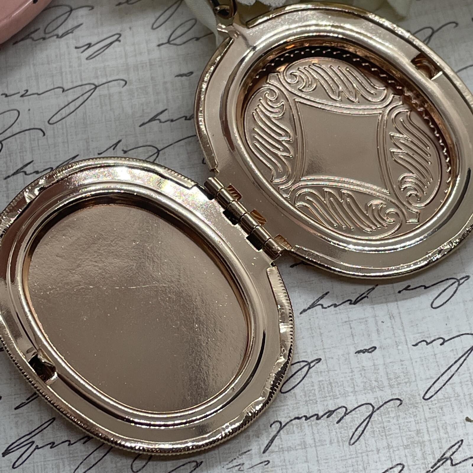 Rose Gold Large Bee Garden Sunflower Wife Locket Necklace Birthday Anniversary
