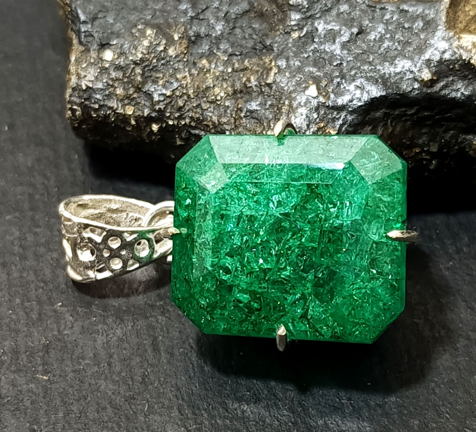 Certified 75.95ct Natural Emerald 925 Solid Silver Emerald Cut Pendant Gemstone