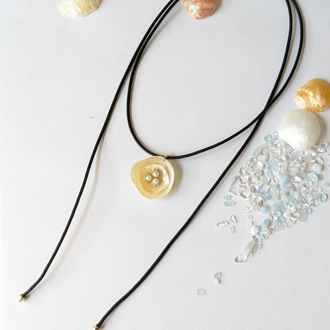Handmade Japanese Shell Flower Pendant Necklace, Adjustable Boho Coastal Choker