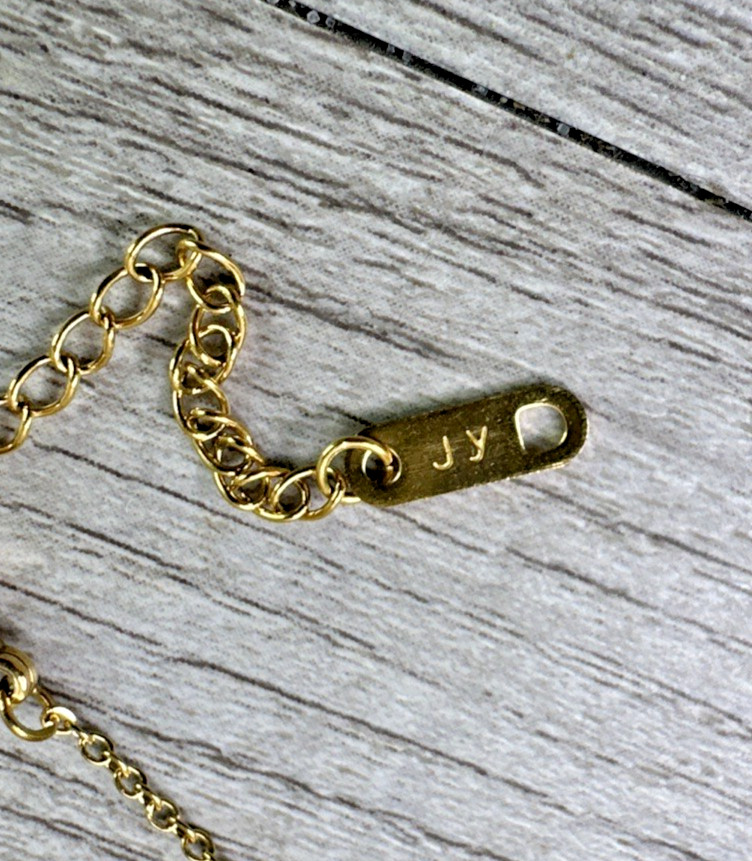 J Y 18 kpg Gold l o v e Chain Necklace 18 in.