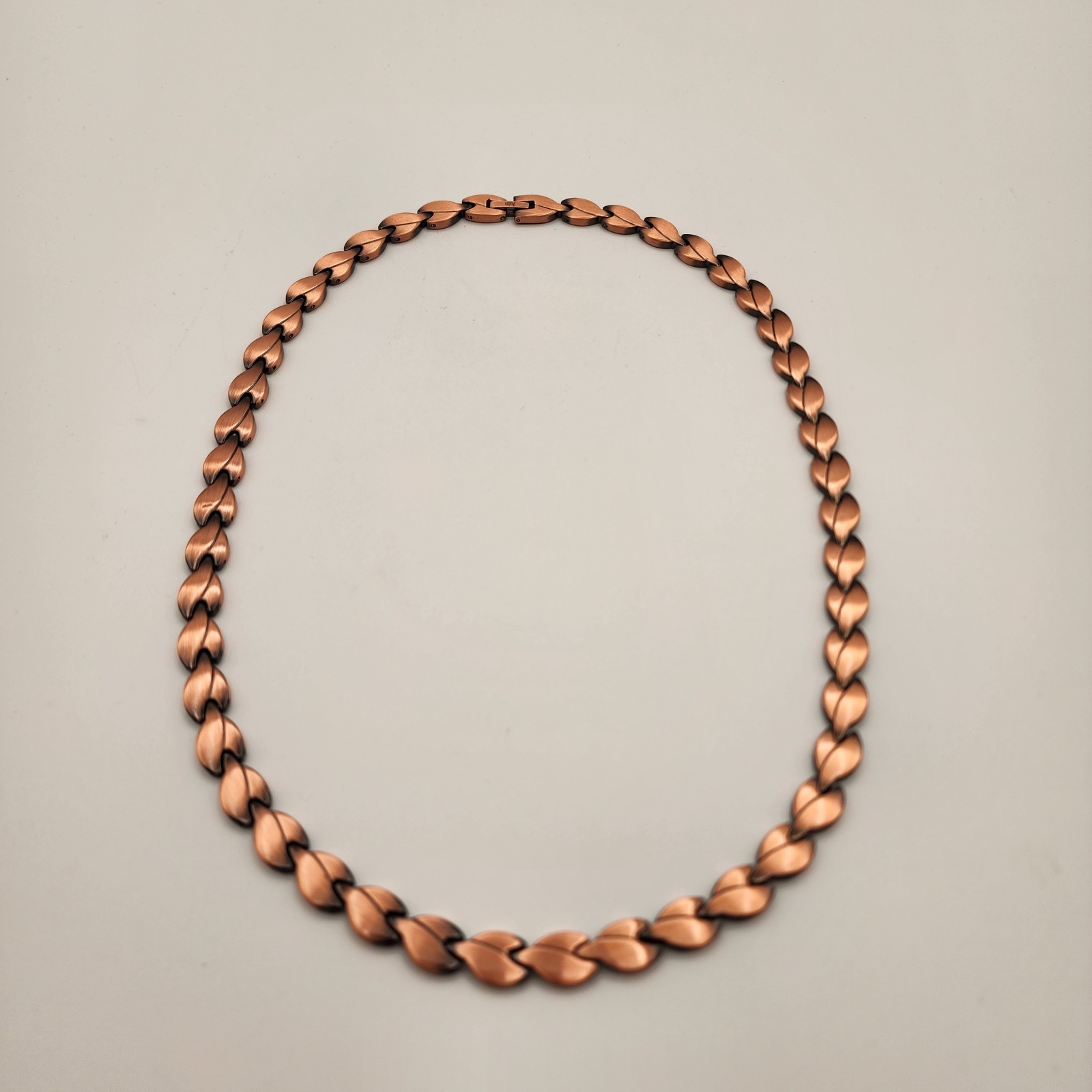 Copper Magnetic Necklace – 45 Magnets, 53 cm Therapy Necklace, Wellness Jewelry