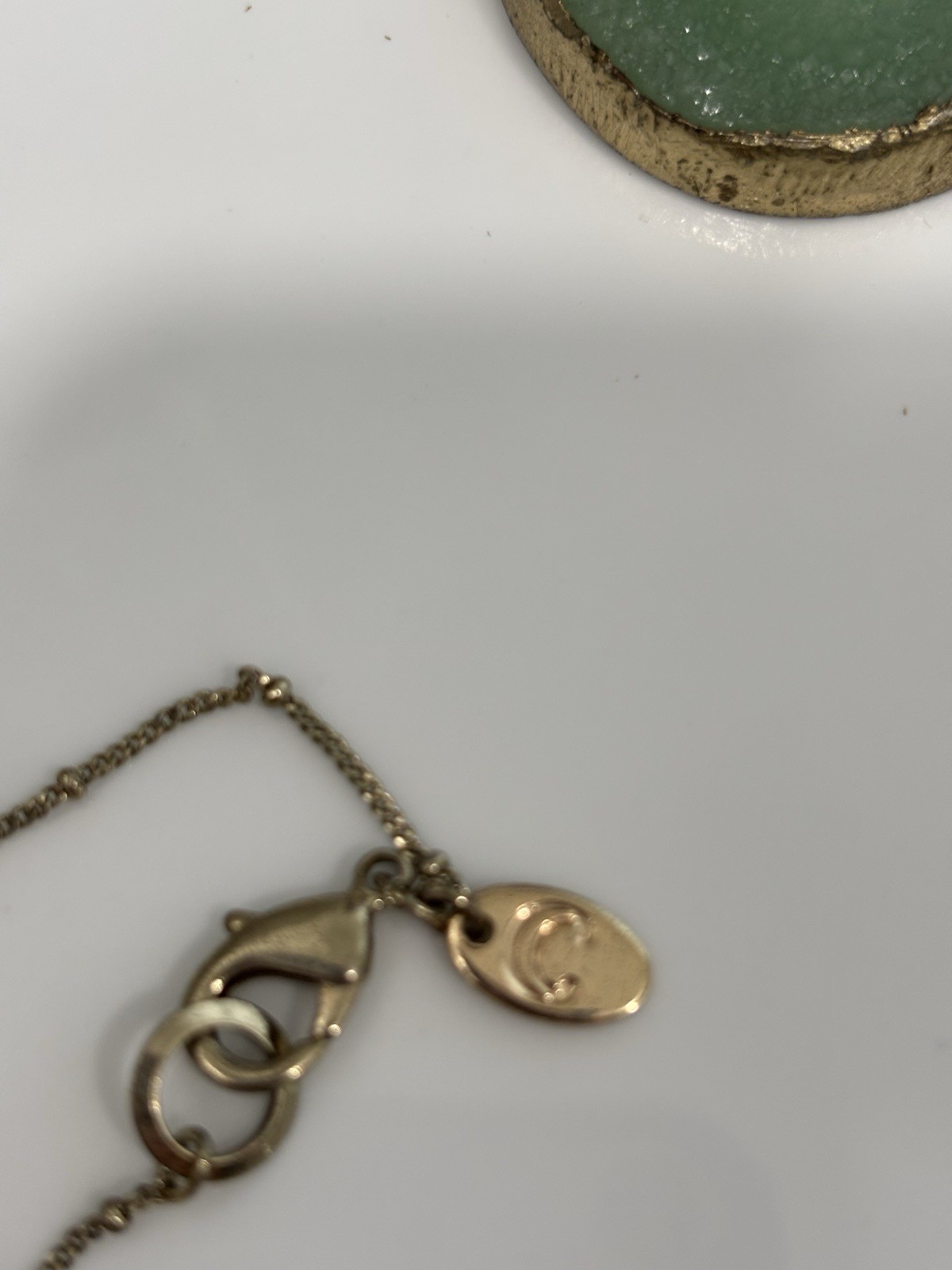 Charming Charlie Gold Tone Cable Chain Green Oval Agate Pendant Signed 18-20in