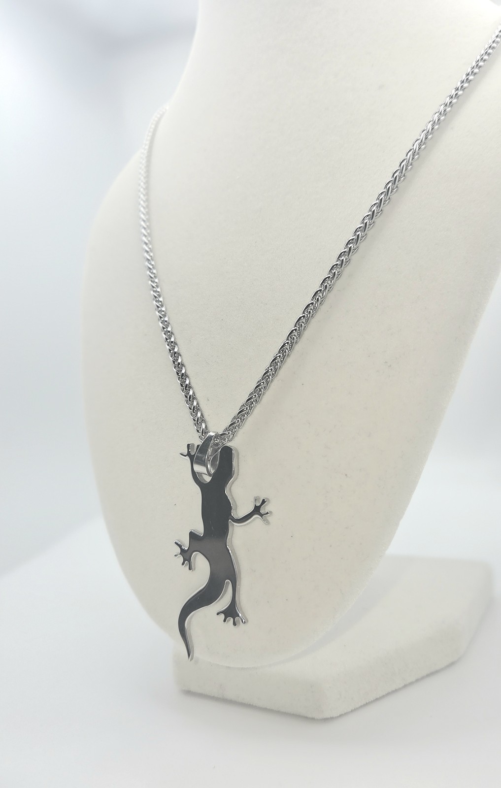 Mens Boys Reptile Lizard Gecko Necklace Pendant Stainless Steel Jewelry