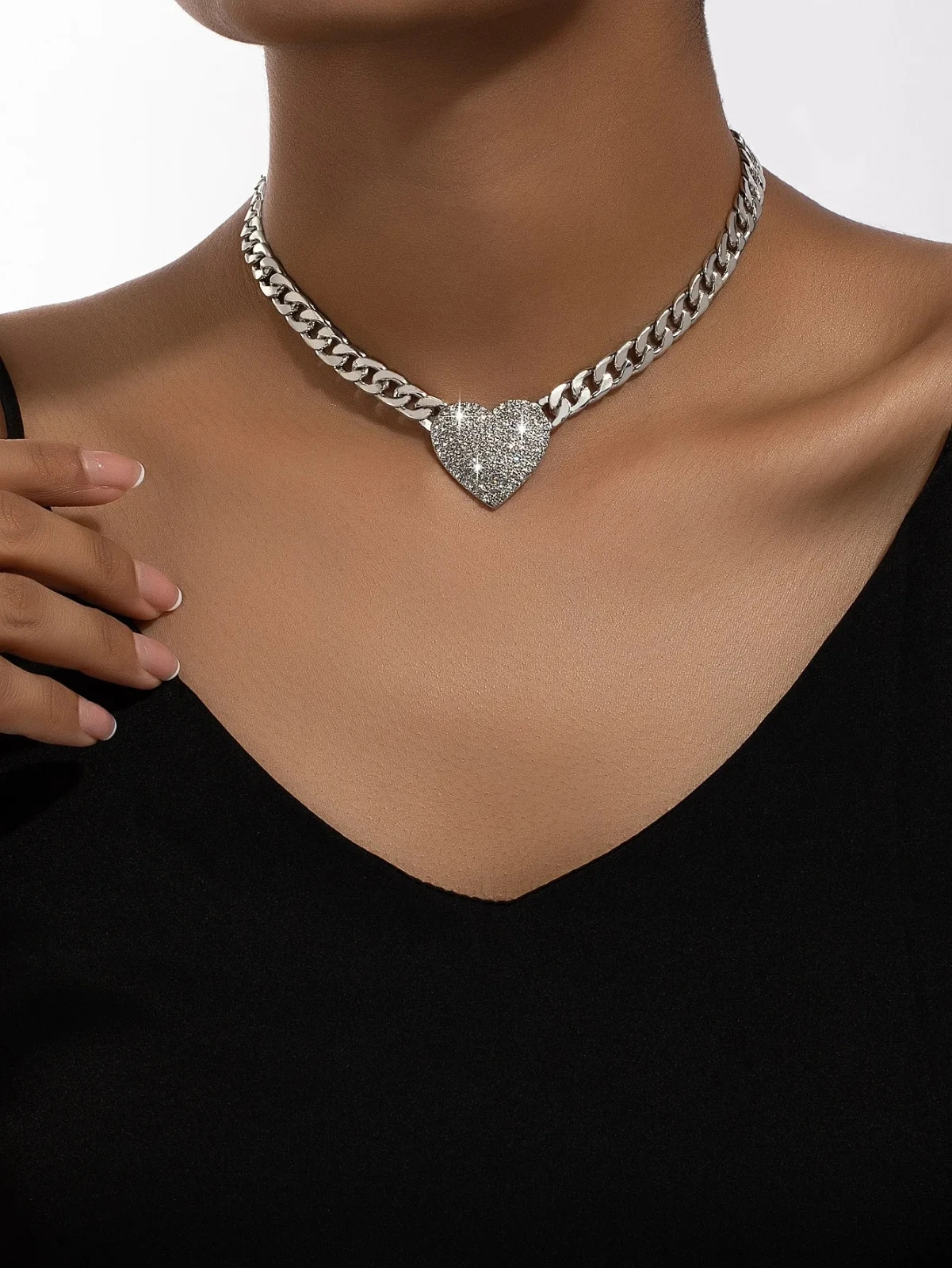 Elegant Rhinestone Heart Chunky Necklace for Women Fashion Statement Chain Jewel
