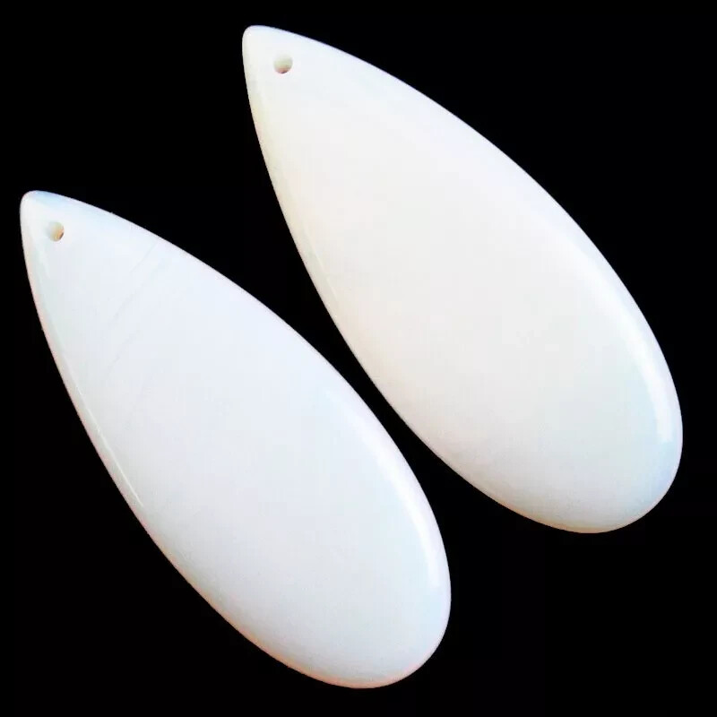 Beautiful White Crystal Quartz Pendant & 18″ Necklace! FREE SHIPPING IN THE USA!