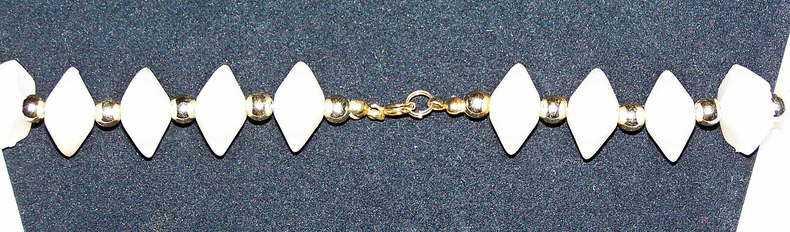 CLASSIC NECKLACE CHAIN CHOKER BEADS DECORATIVE WHITE GOLD TONE COSTUME ST VL-OS