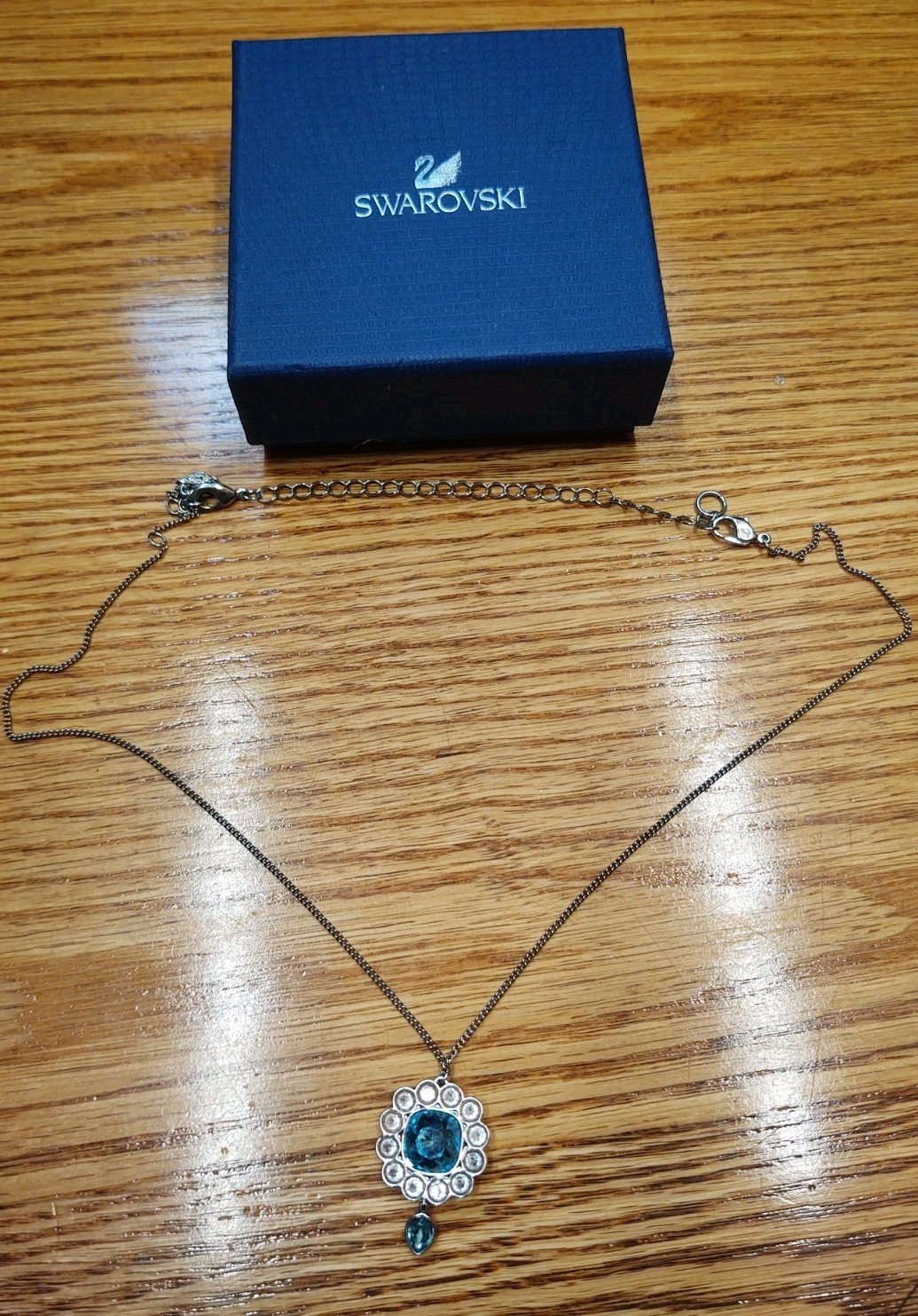 Swarvoski Azore Pendant Medium Blue Crystal W Original Box 5037453 Necklace