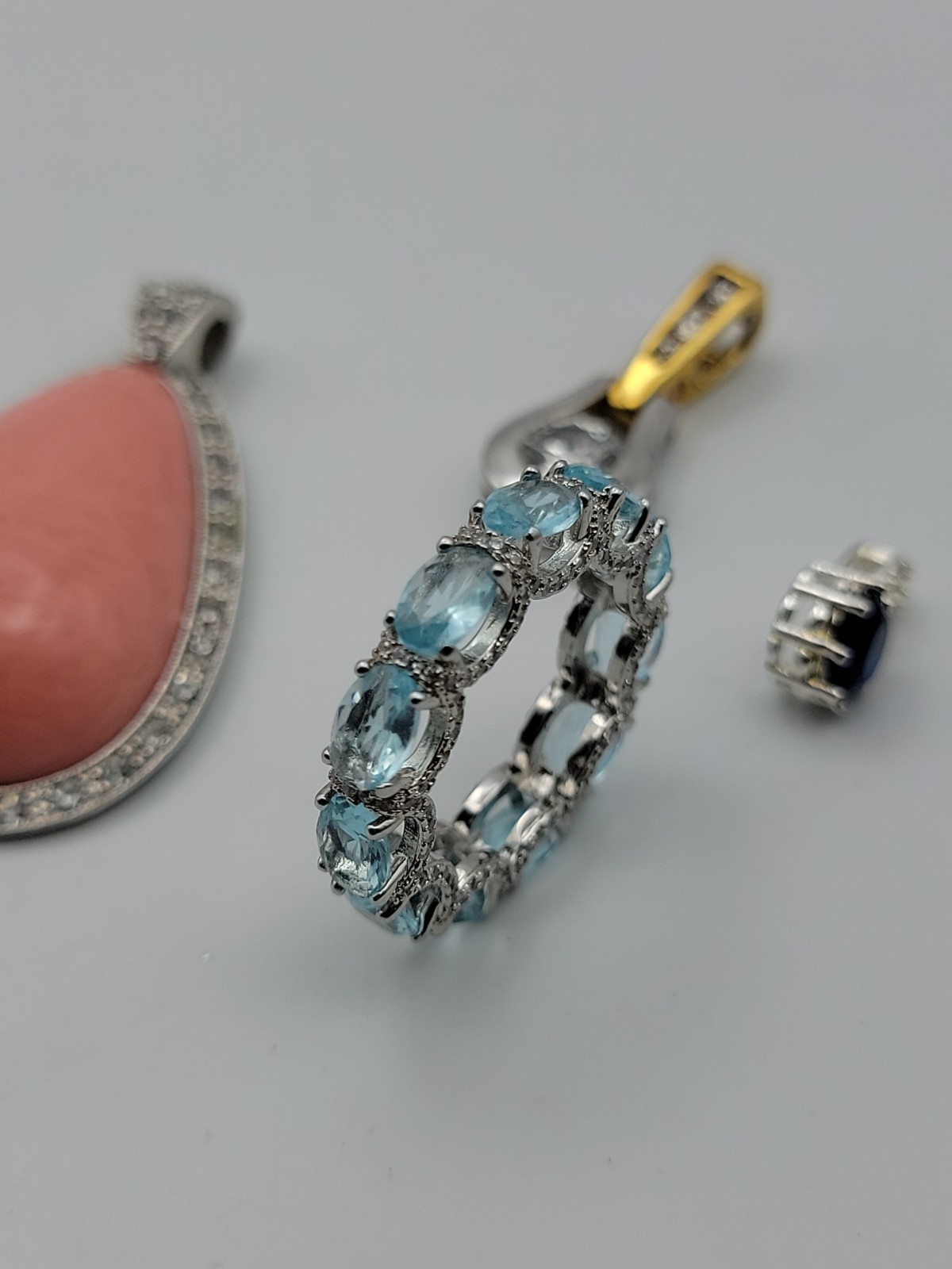 5Pc Women Pendants Various Sizes