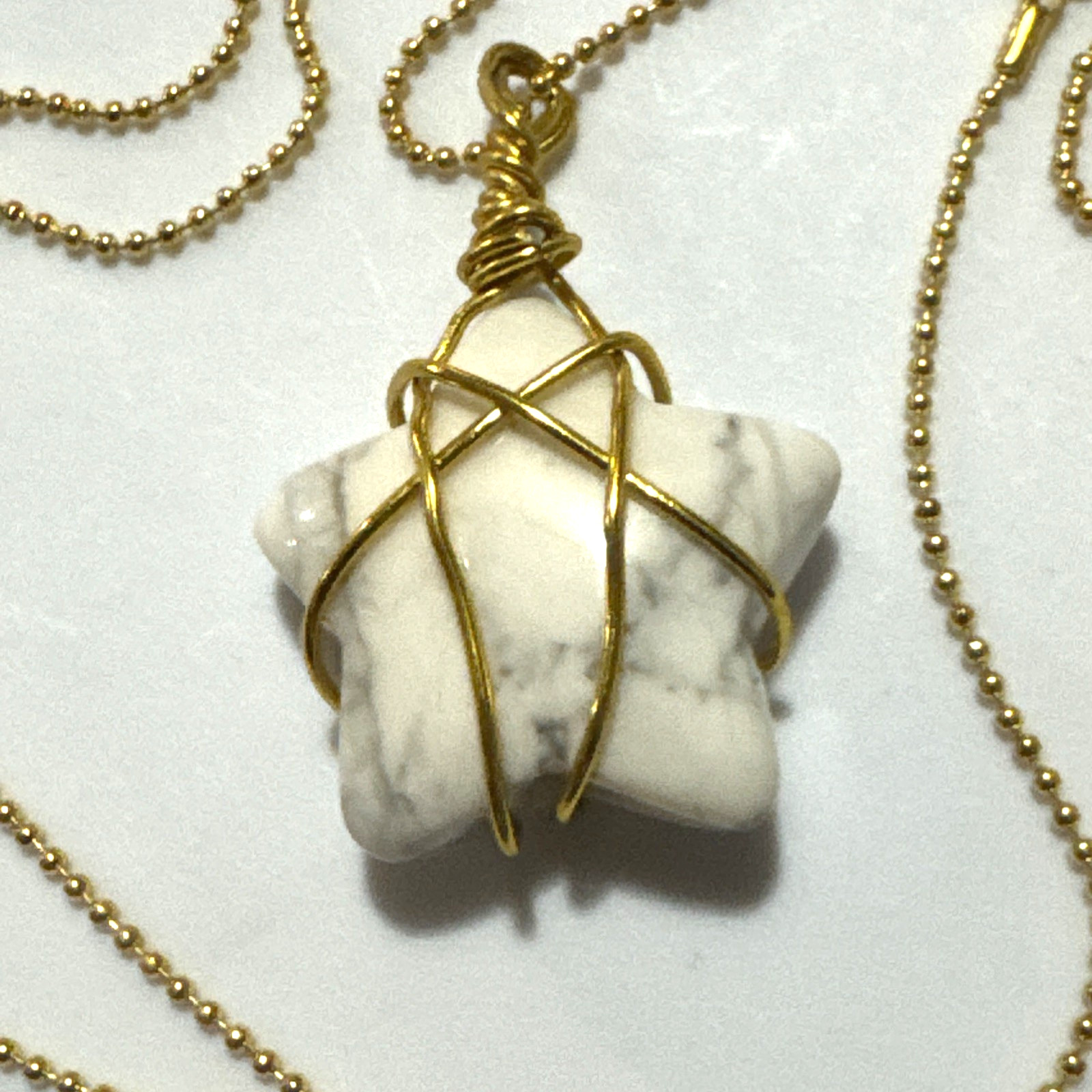 Howlite Star Pendant Necklace Jewelry Gold Tone 23″ Chain Genuine Stone Handmade