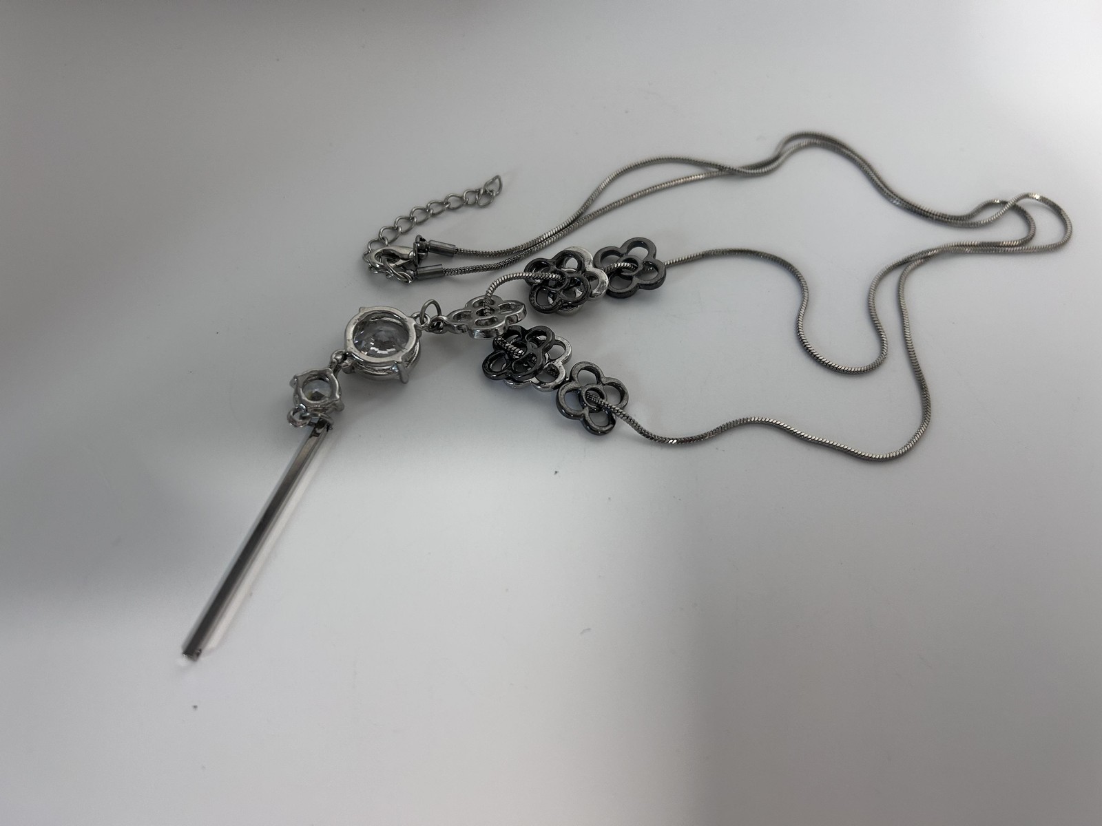 Necklace Silver Tone Y-Drop Round Crystal Bar Pendant Floral Chain Statement