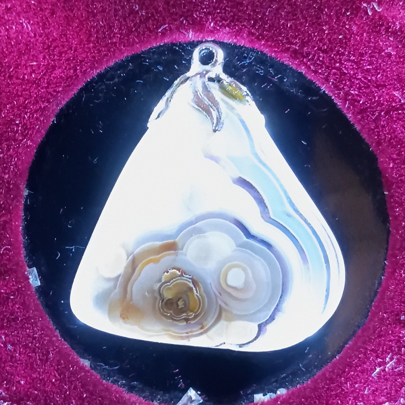 Freeform Agate Pendant Bezel Set Gold Tone Bail White Gray Brown Stone