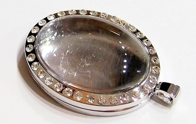 40×30 mm Origami Owl Silver 32 Crystals Floating Locket (Cameo Included), Nice