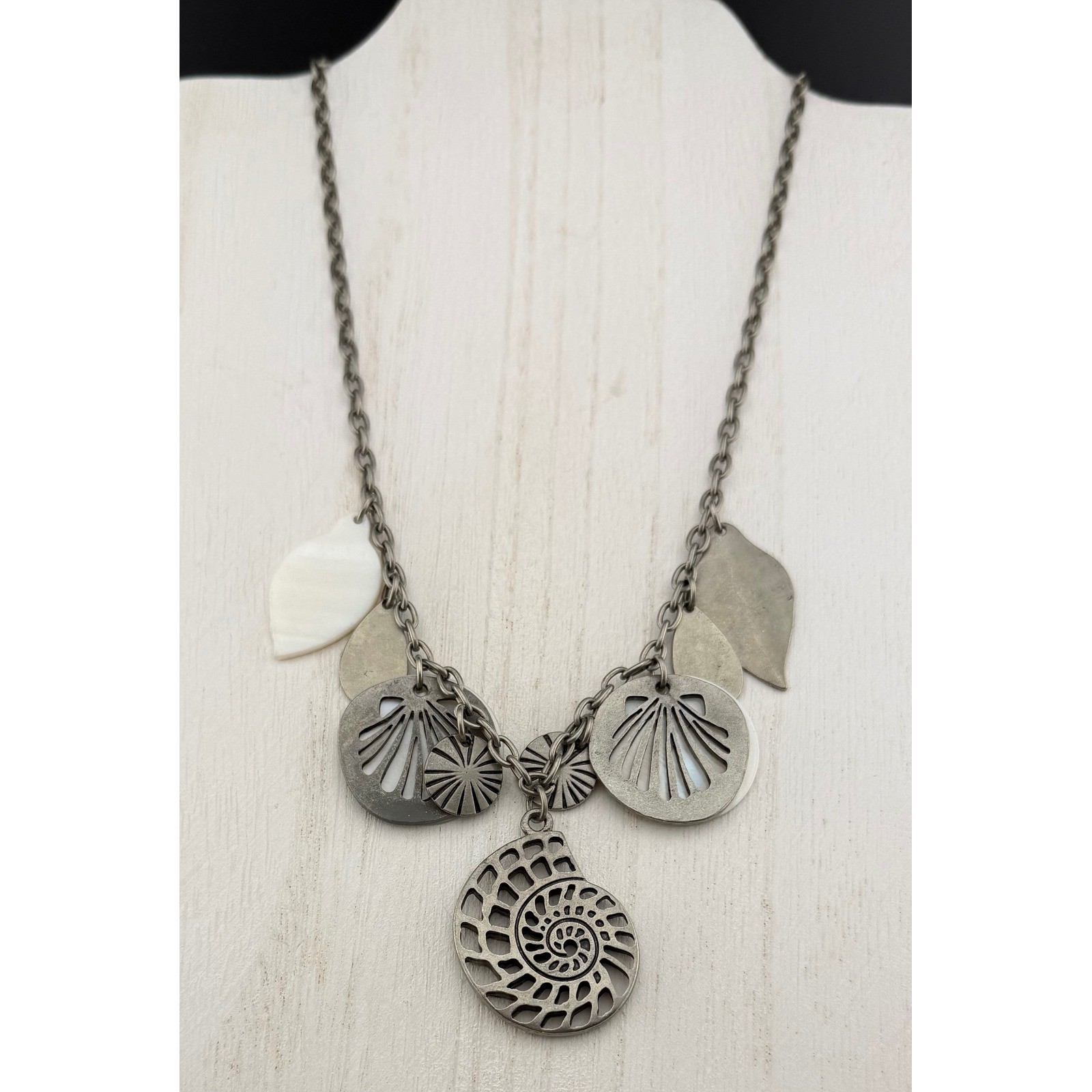Cookie Lee Necklace Silver Tone Nautical Shell Ammonite Coastal Beach Statement