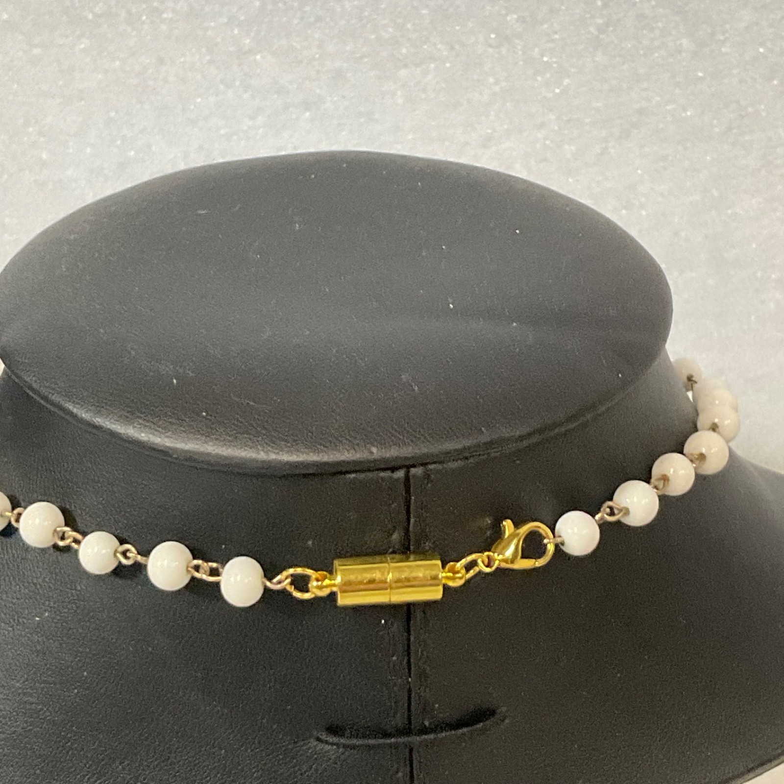 15 in White Bead Floral Rhinestone Bib Necklace Gold Tone Clasp