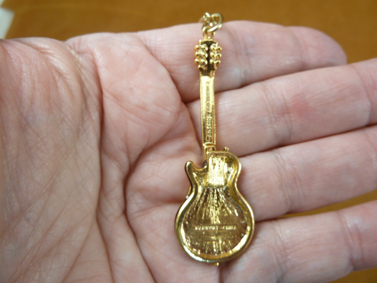 M306-D) GIBSON Les Paul Repro 1959 GUITAR Necklace Jewelry ’59 Black/Gold pick