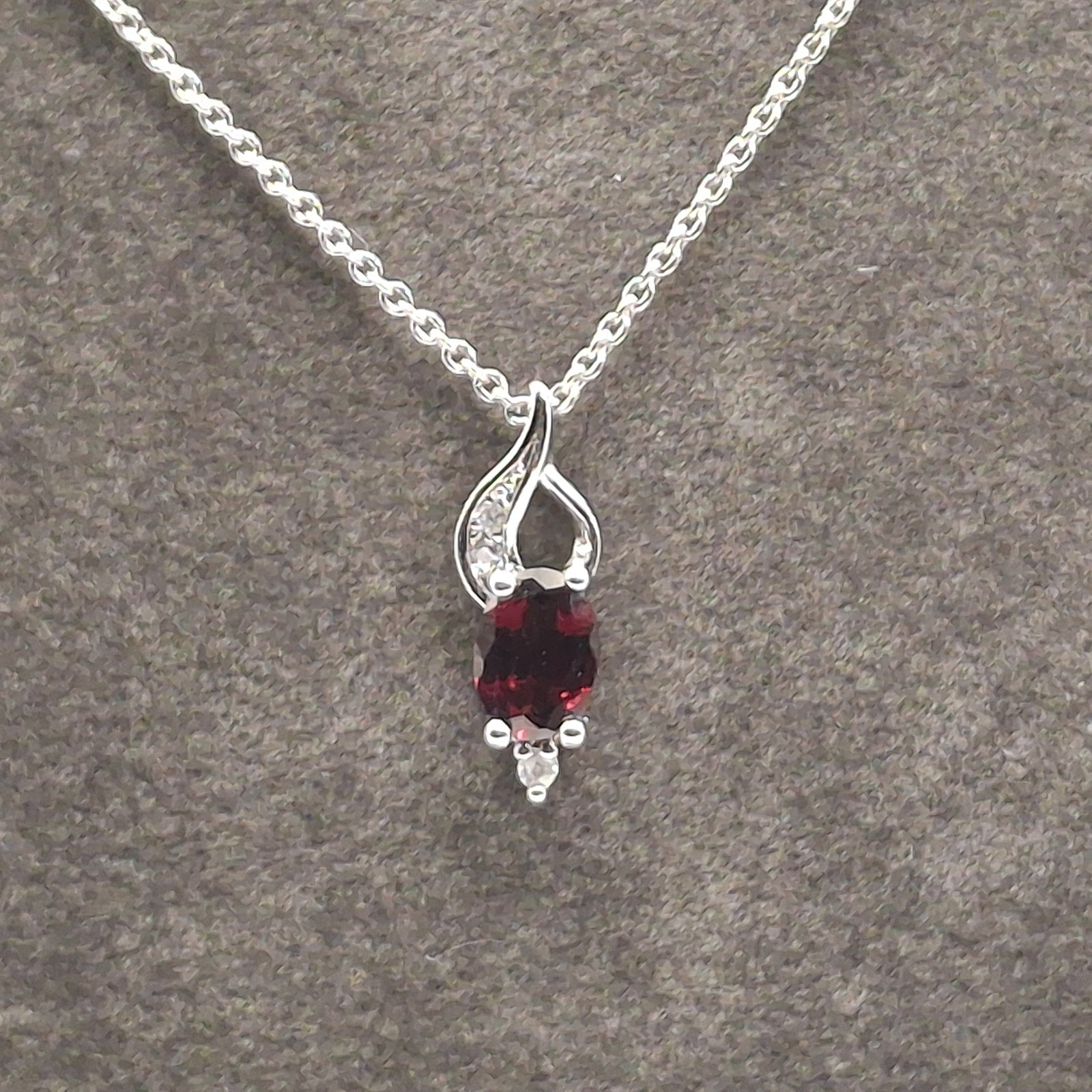 Avon Red Crystal Pendant Necklace Silver Tone Vintage Dainty 46cm