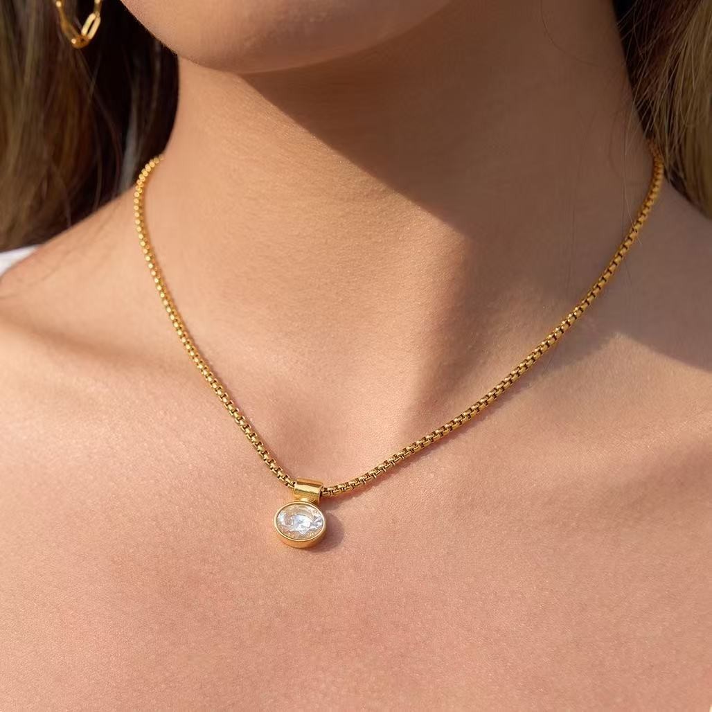 Fashion Woman 18K Gold Plated Oval CZ Pendant Necklace Anti-tarnish