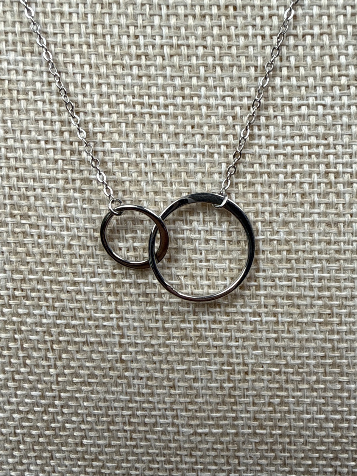 Interlocking Circles Necklace. 925 Sterling Silver. 18-20in. Mother & Child. E6