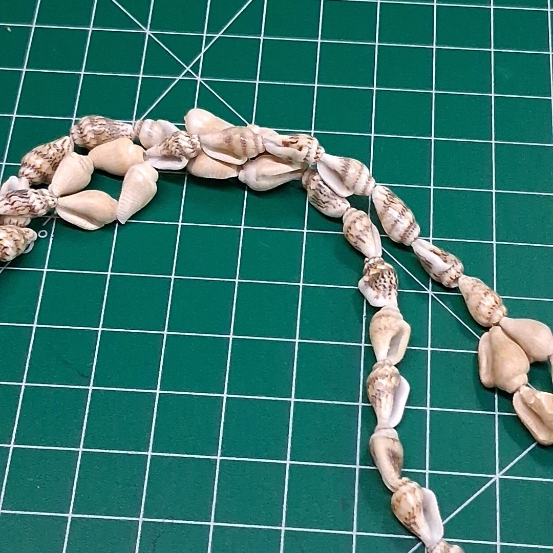 Vintage Brown Miniature Conch Sea Shell 34” Necklace