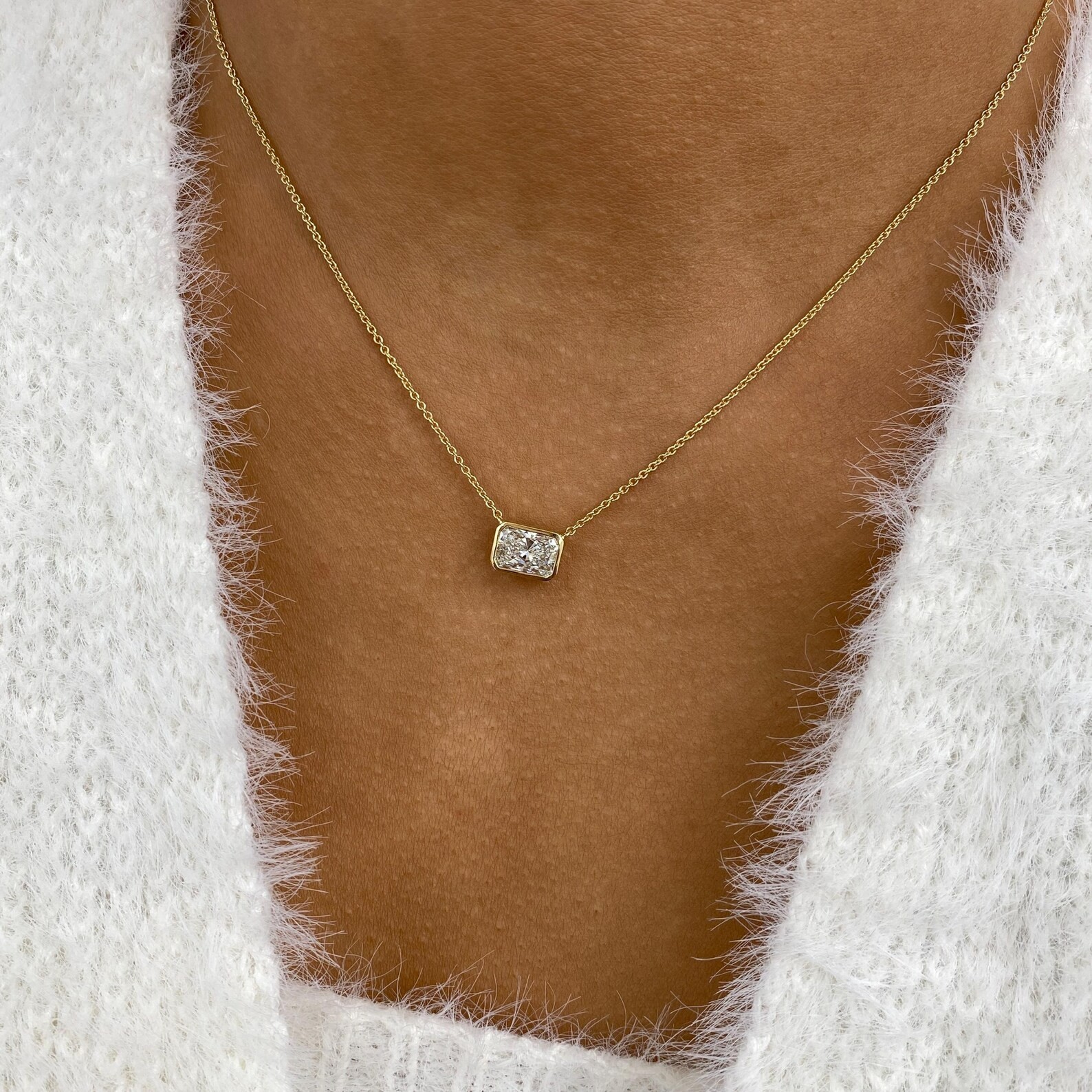 Lab Grown 1.50 Ct Radiant EF VS Diamond Bezel Solitaire Necklace 14K Yellow Gold