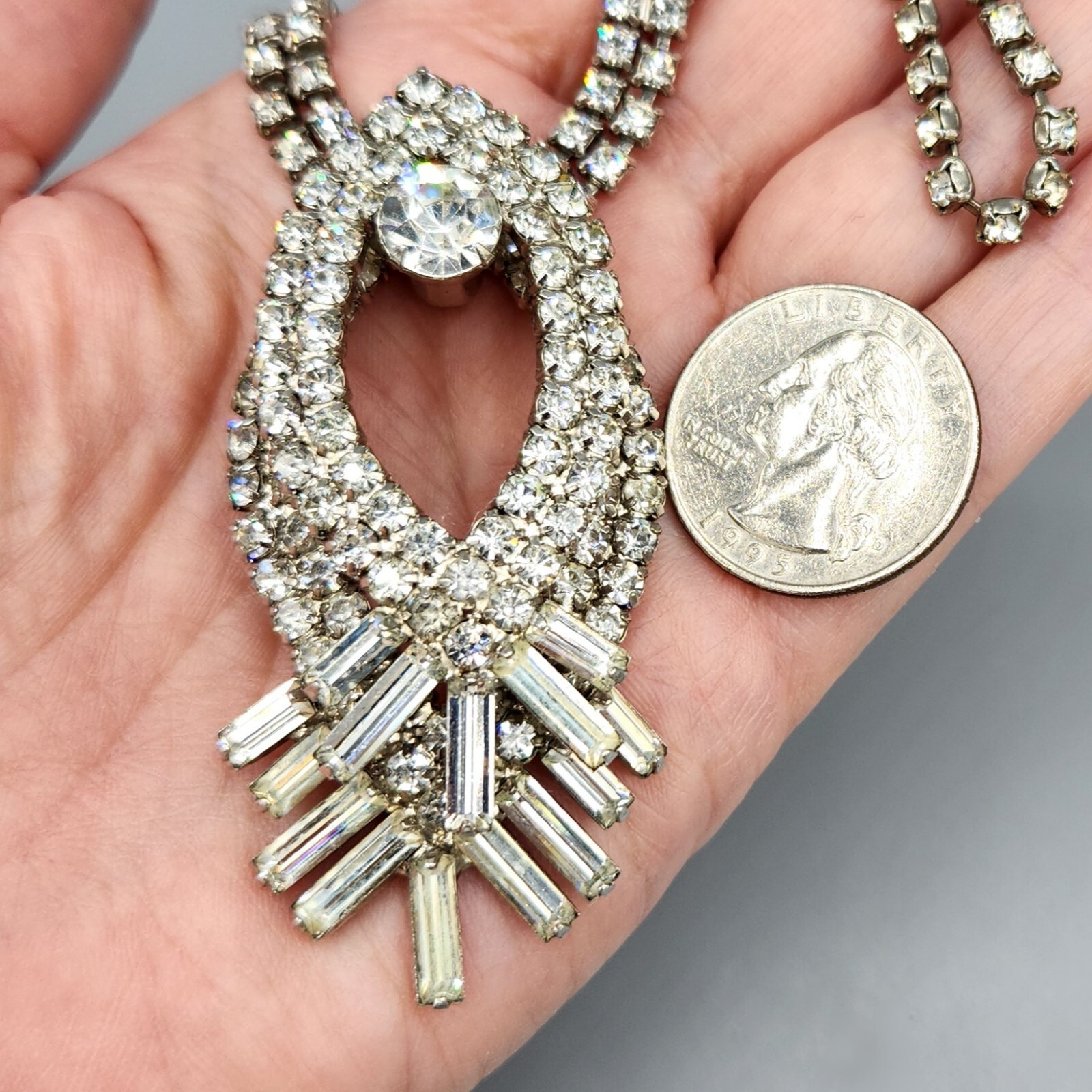 Vintage Unsigned Designer Clear Baguette Chaton Rhinestone Lavalier Necklace 15″