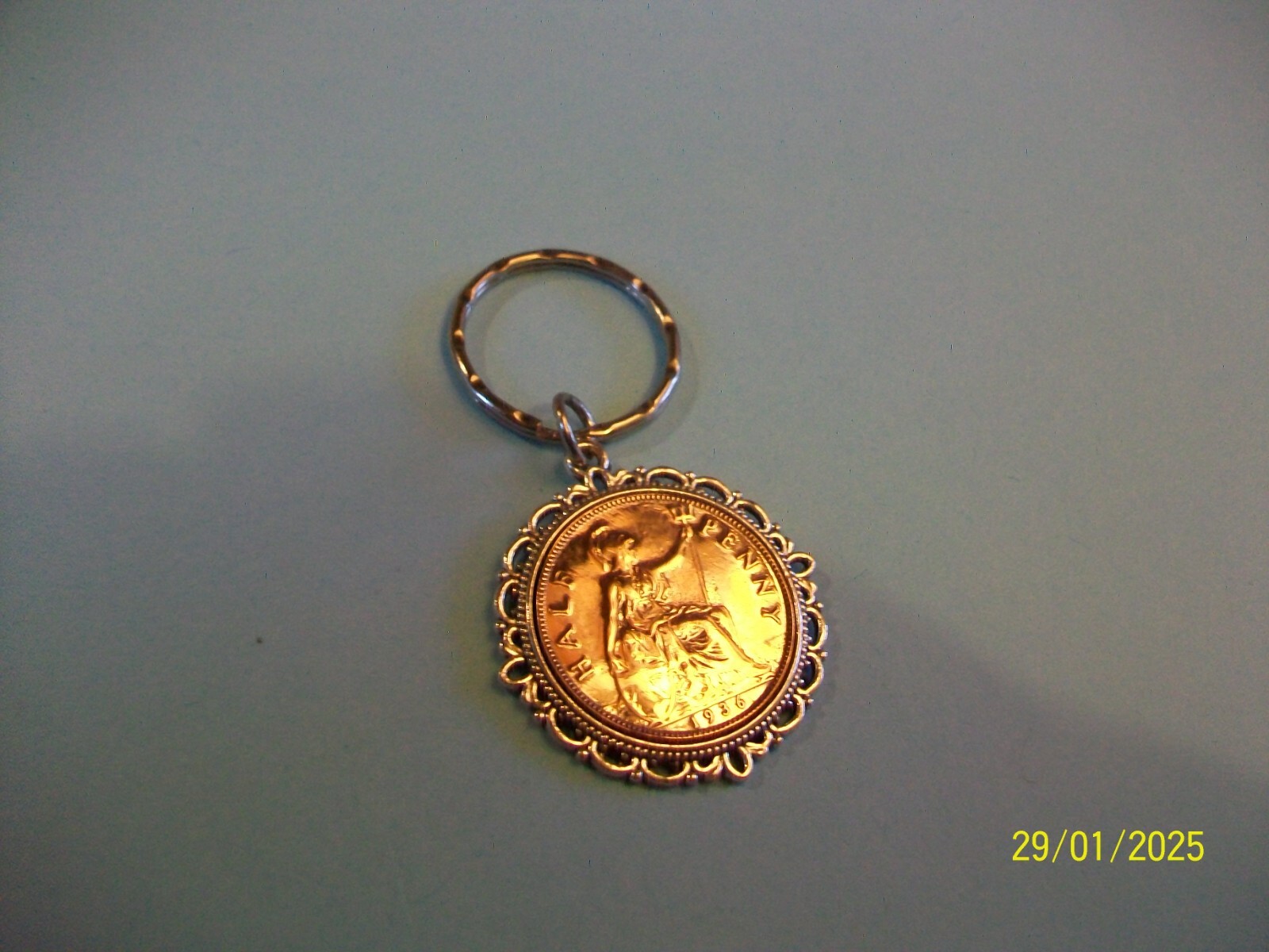 HALF PENNY – BRITANNIA – LIMITED EDITION – SILVER CASED KEY RING – 1917 to 1936