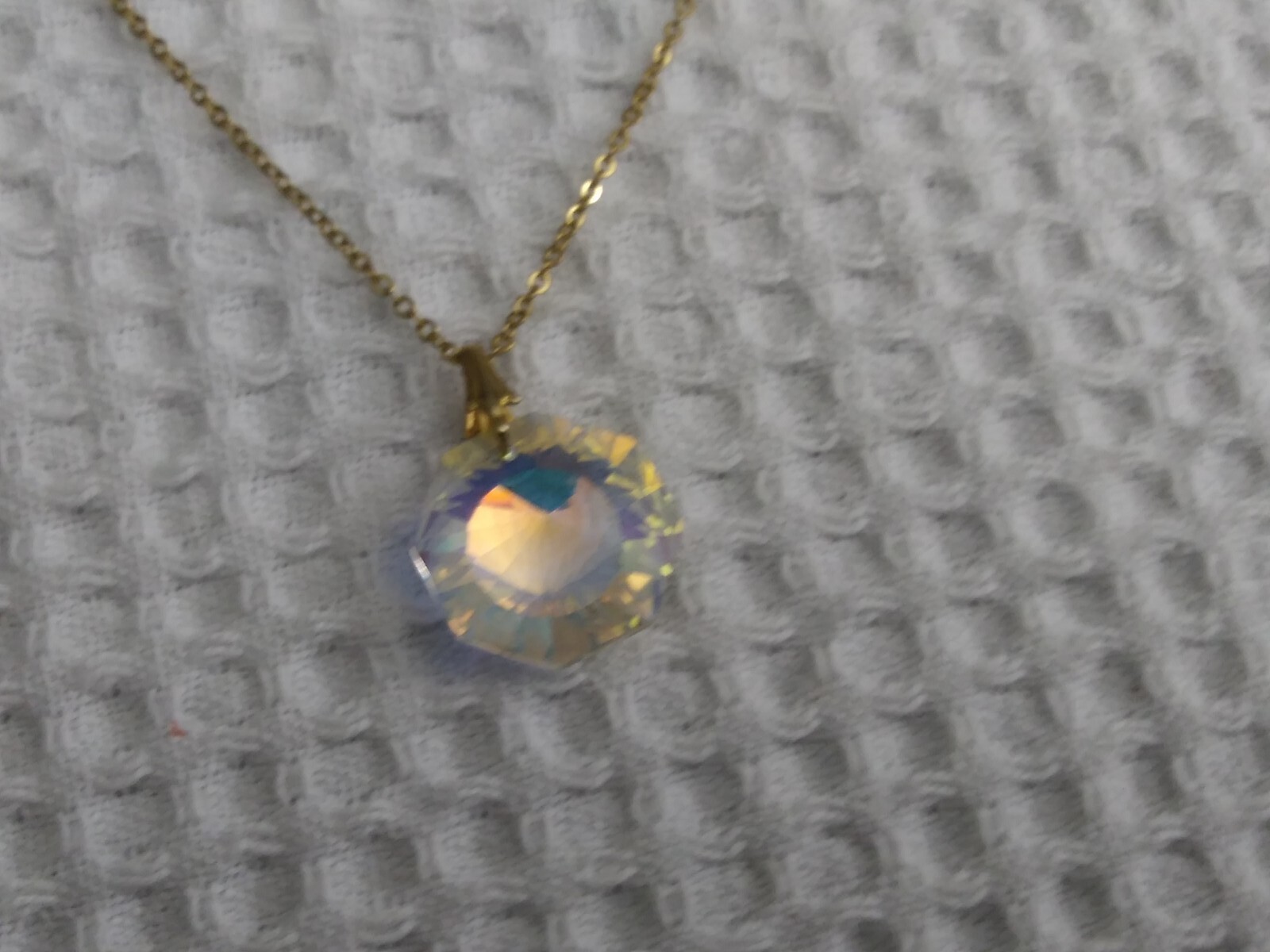Costume Necklace With White/Colorless Stone