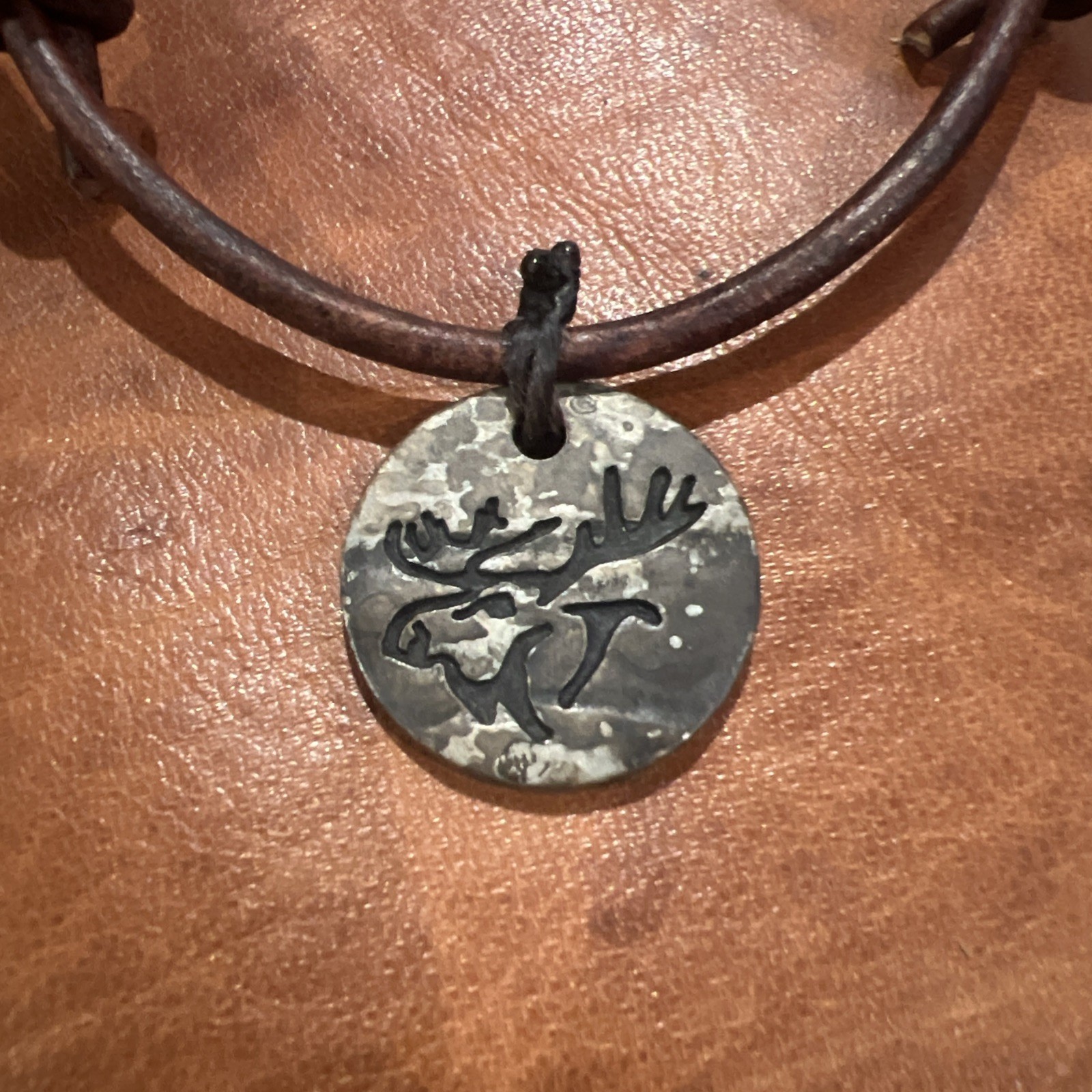 ABERCROMBIE and & FITCH Vintage Leather Necklace RARE Metal Coin Moose Pendant